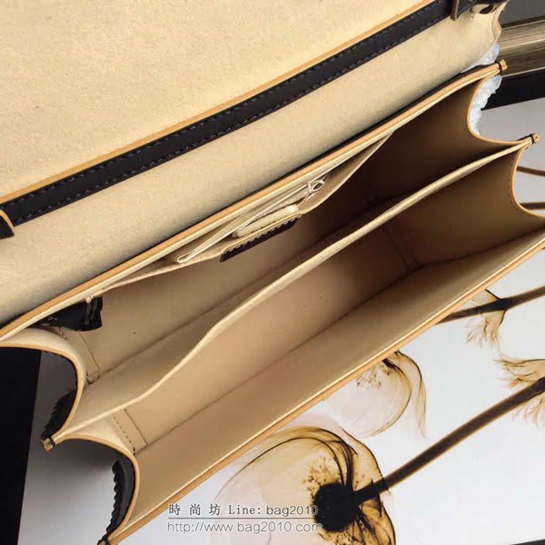 FENDI女包 經典走秀款 羅馬時尚雜誌封面主推 原版牛皮 芬迪鏈條斜挎包 2227#  fdz2038